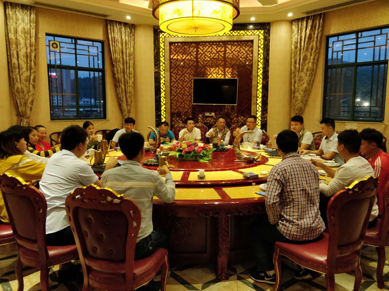 齊心協(xié)力，為公司的未來再創(chuàng)輝煌！