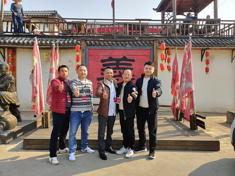 潤東方環(huán)?？照{(diào)團(tuán)隊出游